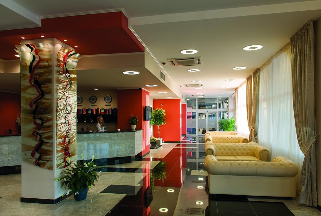 Tcc Grand Plaza Hotel Skopje Esterno foto