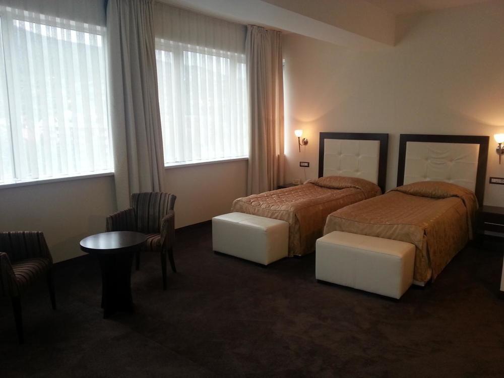 Tcc Grand Plaza Hotel Skopje Esterno foto