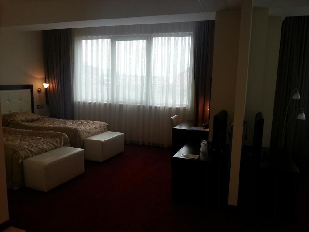 Tcc Grand Plaza Hotel Skopje Esterno foto