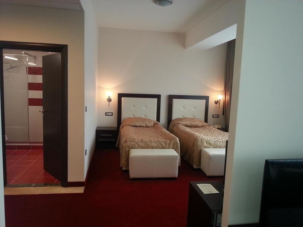 Tcc Grand Plaza Hotel Skopje Esterno foto