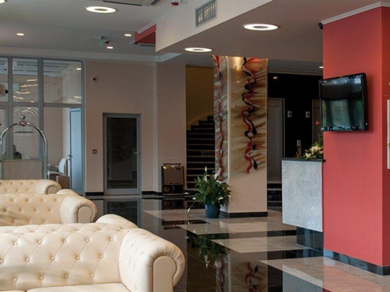 Tcc Grand Plaza Hotel Skopje Esterno foto