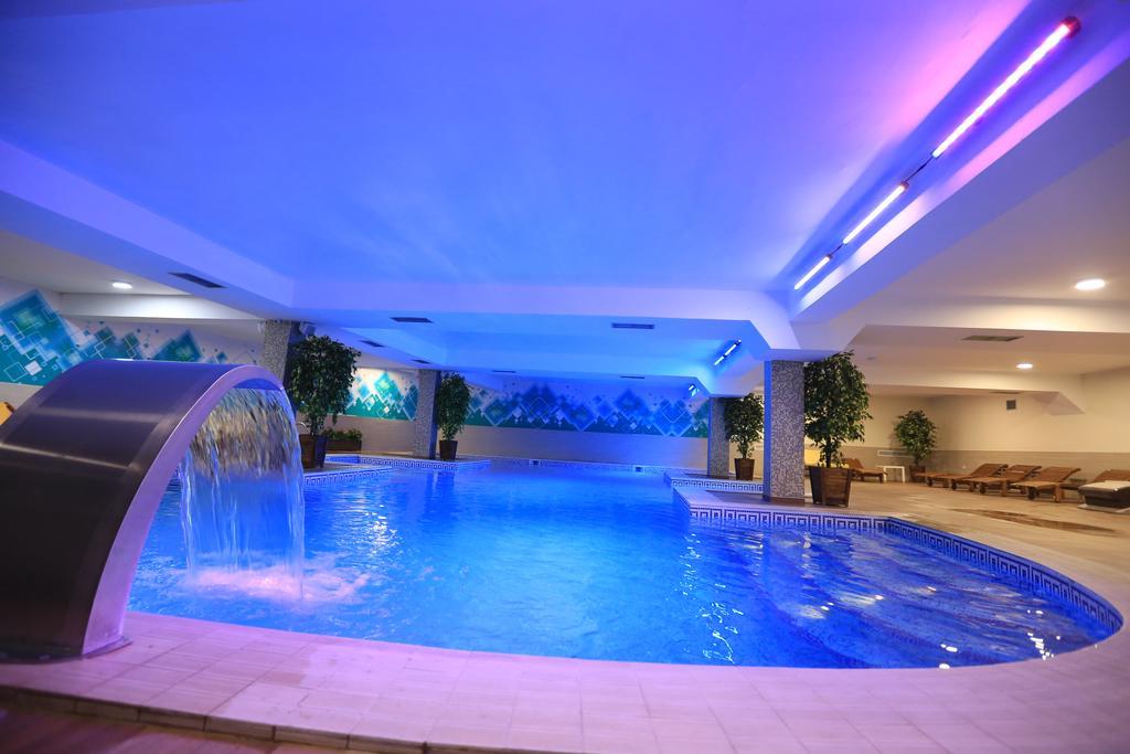 Tcc Grand Plaza Hotel Skopje Esterno foto