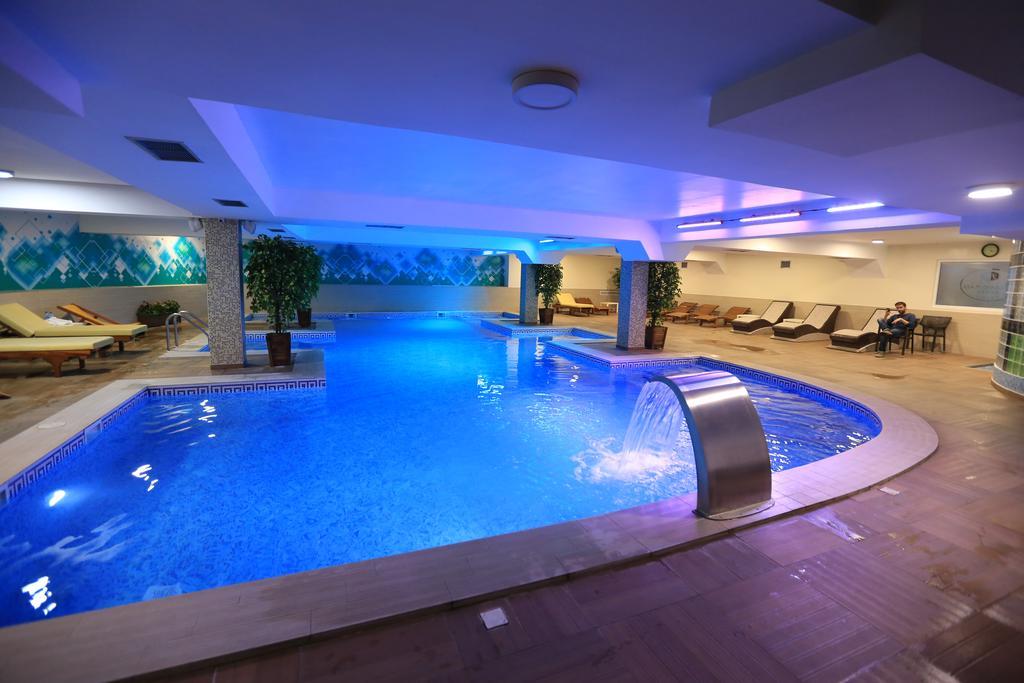 Tcc Grand Plaza Hotel Skopje Esterno foto