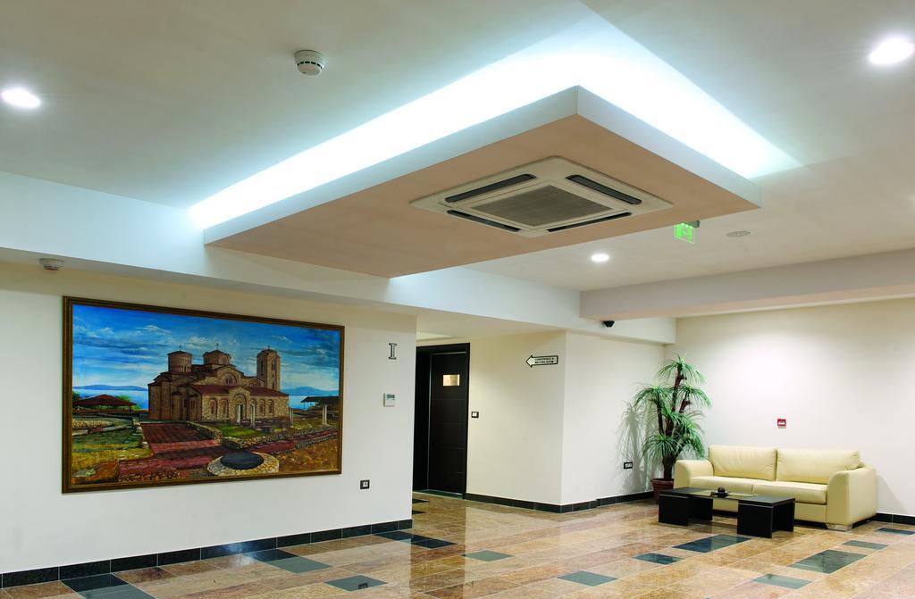 Tcc Grand Plaza Hotel Skopje Esterno foto