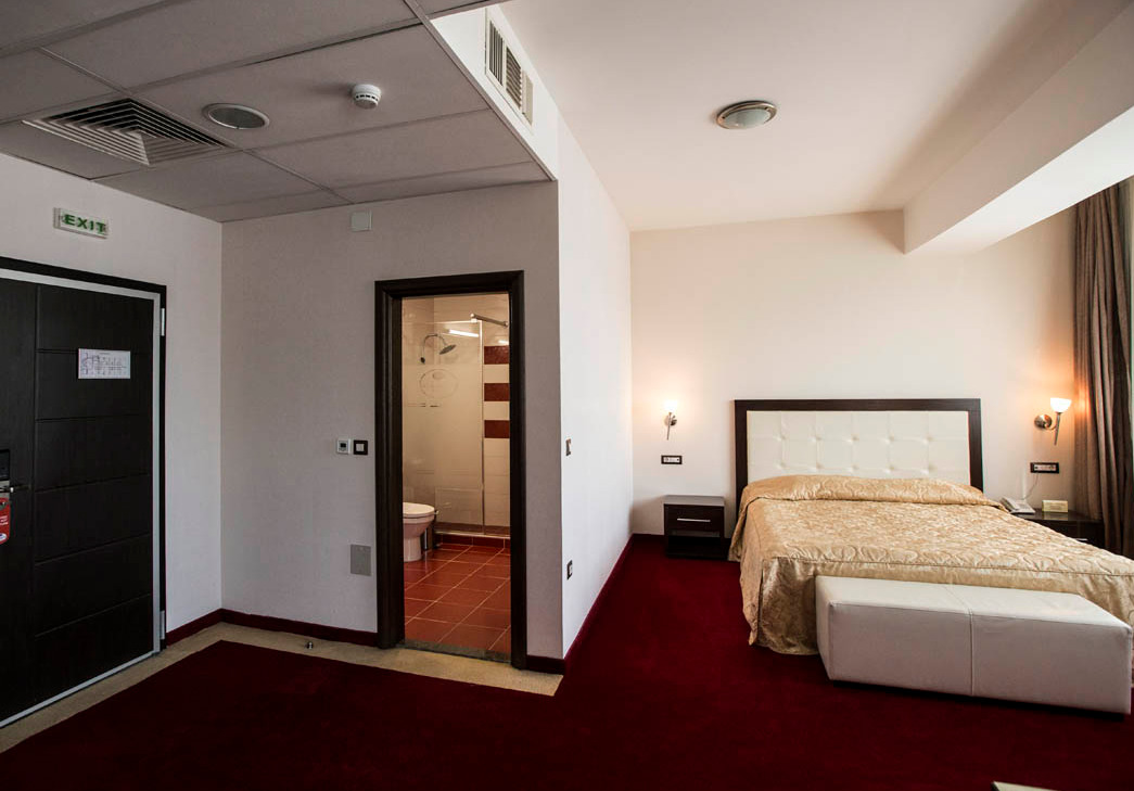 Tcc Grand Plaza Hotel Skopje Esterno foto