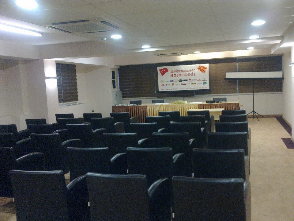 Tcc Grand Plaza Hotel Skopje Esterno foto